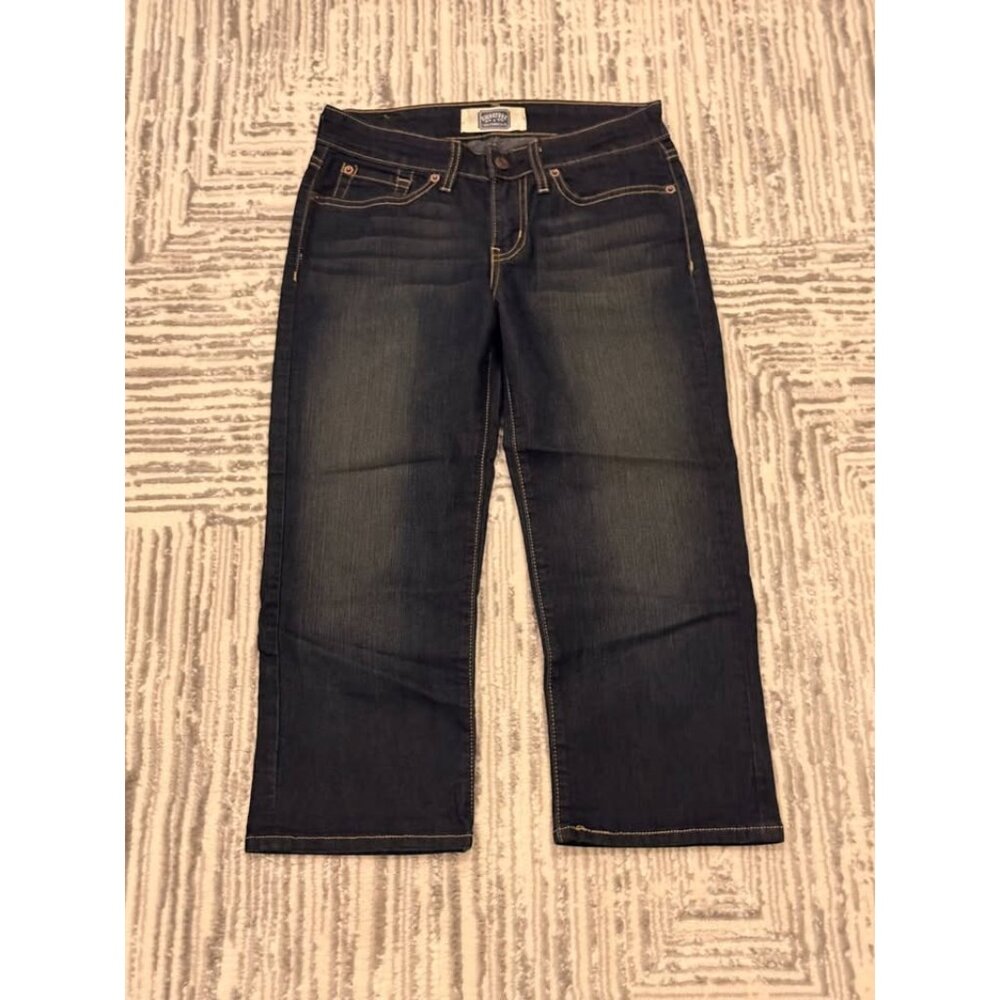 New Levis women's size 4 dark blue Signature Cropped Jeans